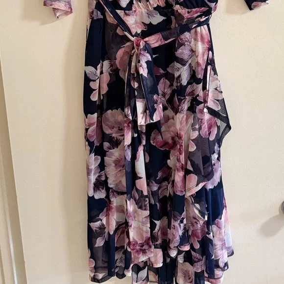 ConnectedWomen's Floral-Print 3/4-Sleeve Midi Dress - Picture 3 of 12